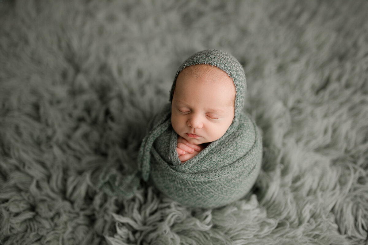 Newborn session in studio