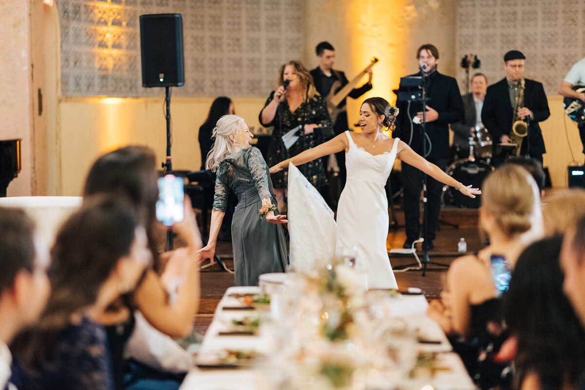 1ST_DANCES_CAKE_SPEECHES_16_websize (1)