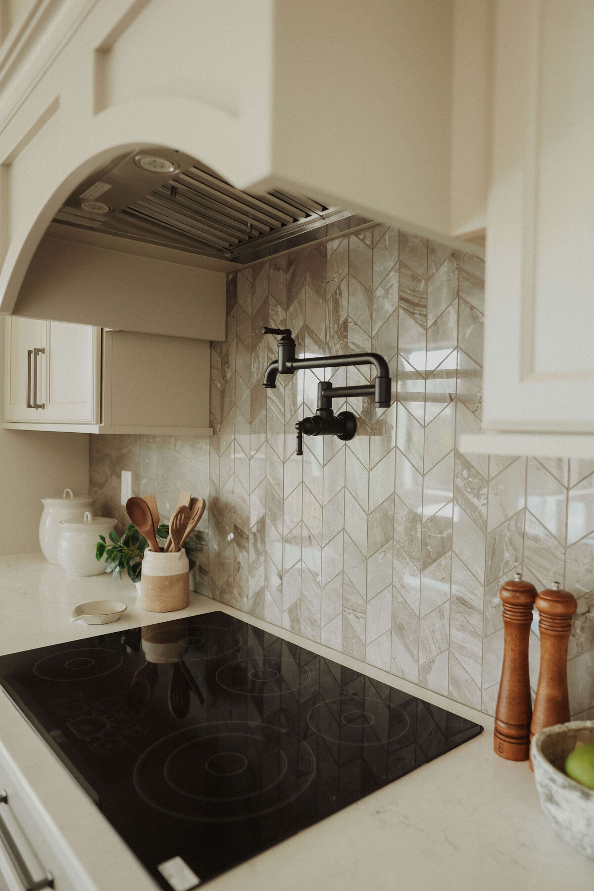 2425-Kitchen-Linden-Central-Iowa-Custom-Home-JRL-Builders-3F1A1728