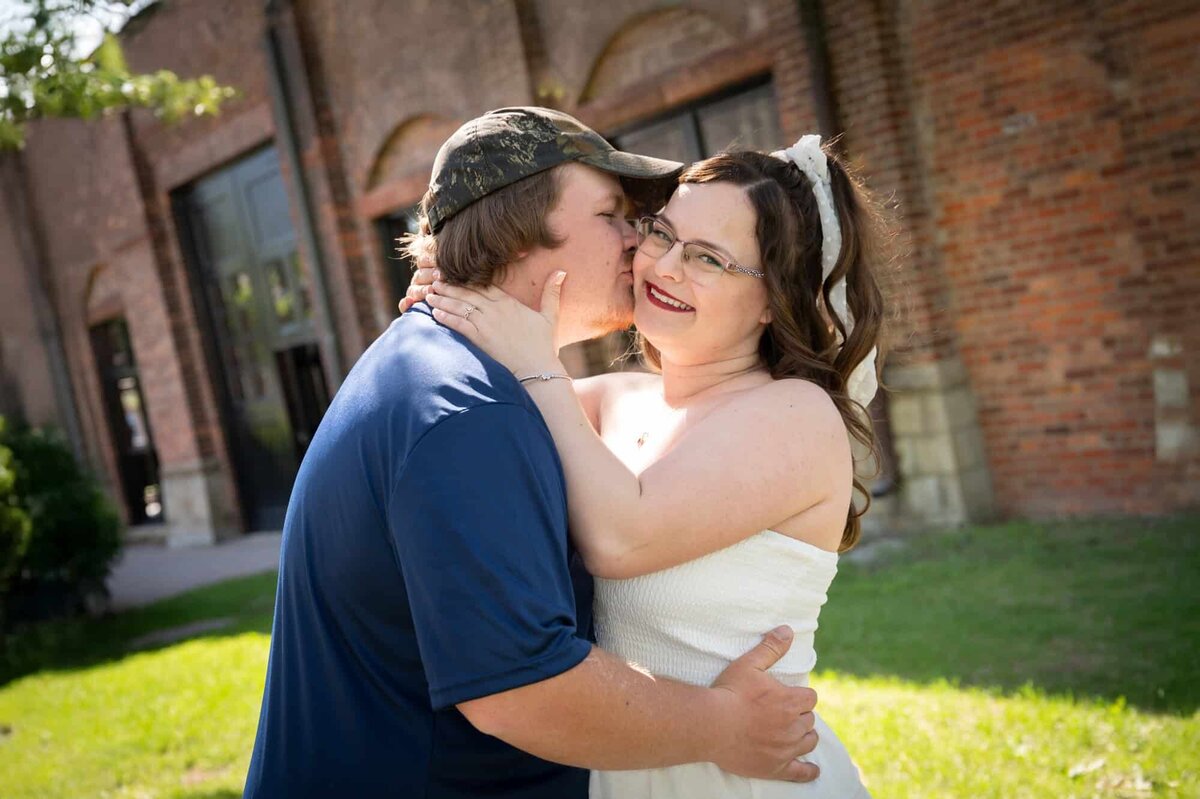 grandrapidsweddingphotographer-ah2025-91