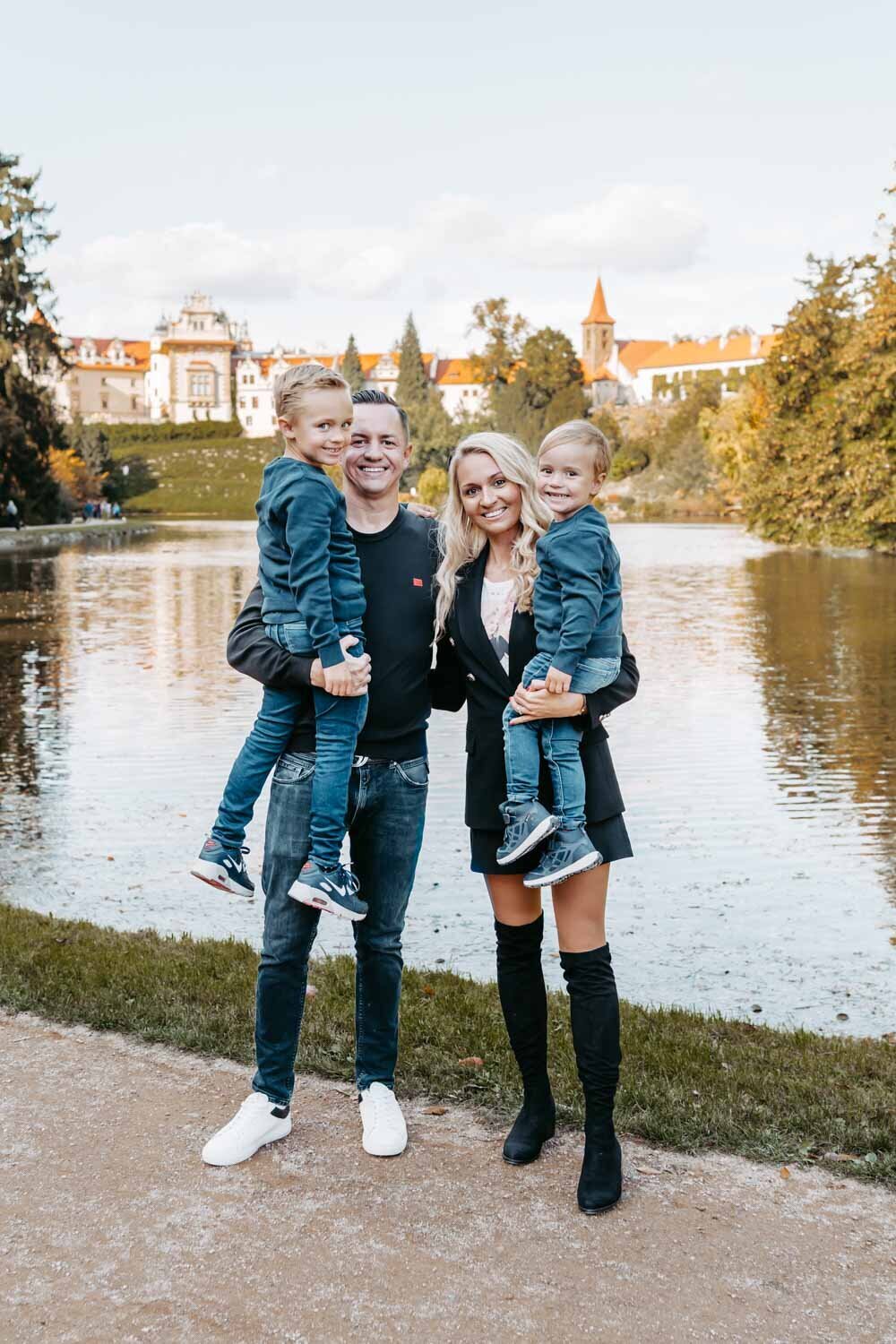 Rodinne_foceni_Pruhonicky_park_Fotografka_Karolina_Ticha40