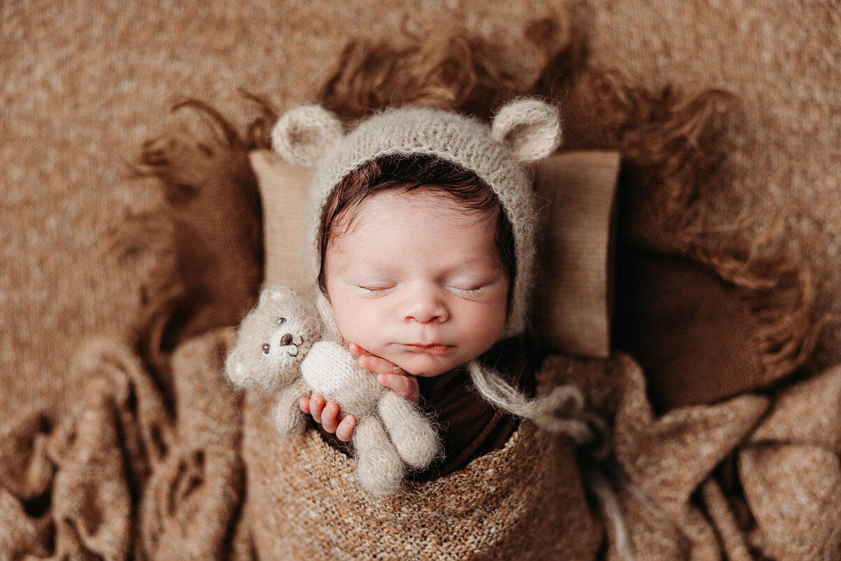 arielle_elizabeth_photography_newborn photographer, family photographer, baby photographer, milestones photographer, studio, near traverse city, near charlevoix, near petoskey, near gaylord, near harbor springs, michigan photographer_01212