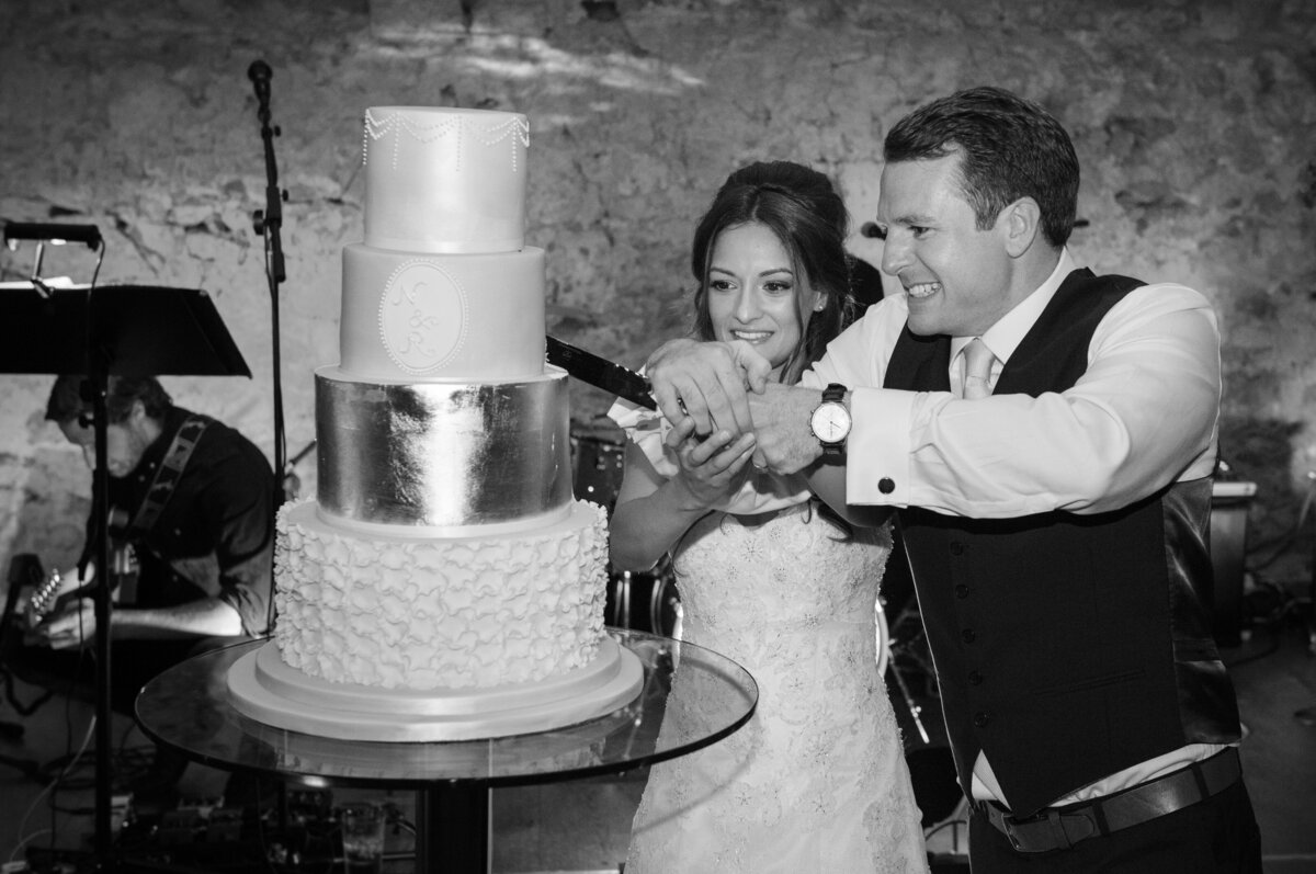 Notley-Abbey-wedding-photography-1110-2