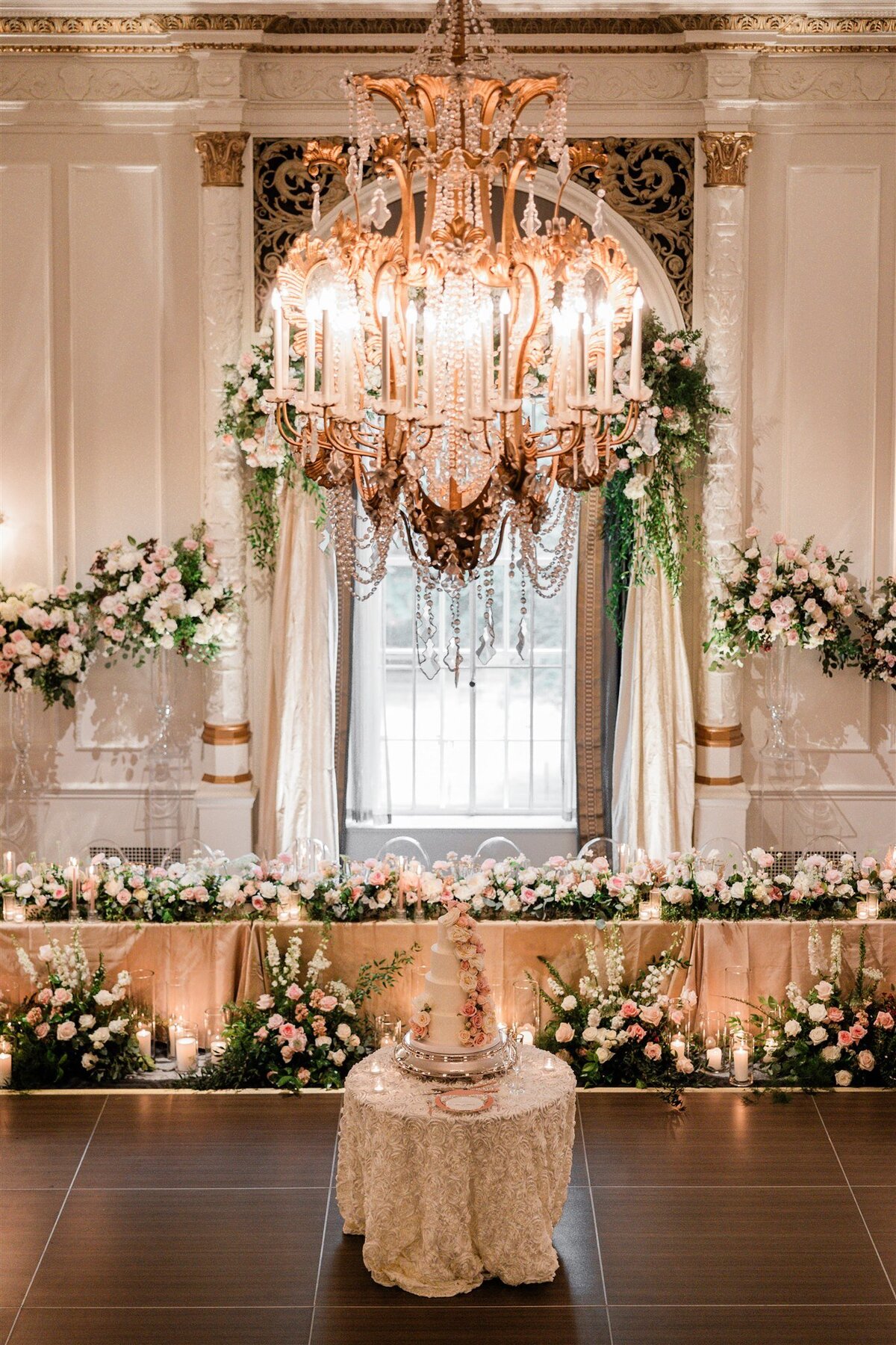 Grand-Luxury-Fairmont-Olympic-Wedding-Flora-Nova-Design-Seattle-00102