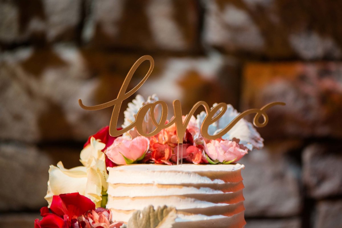 Love wedding cake