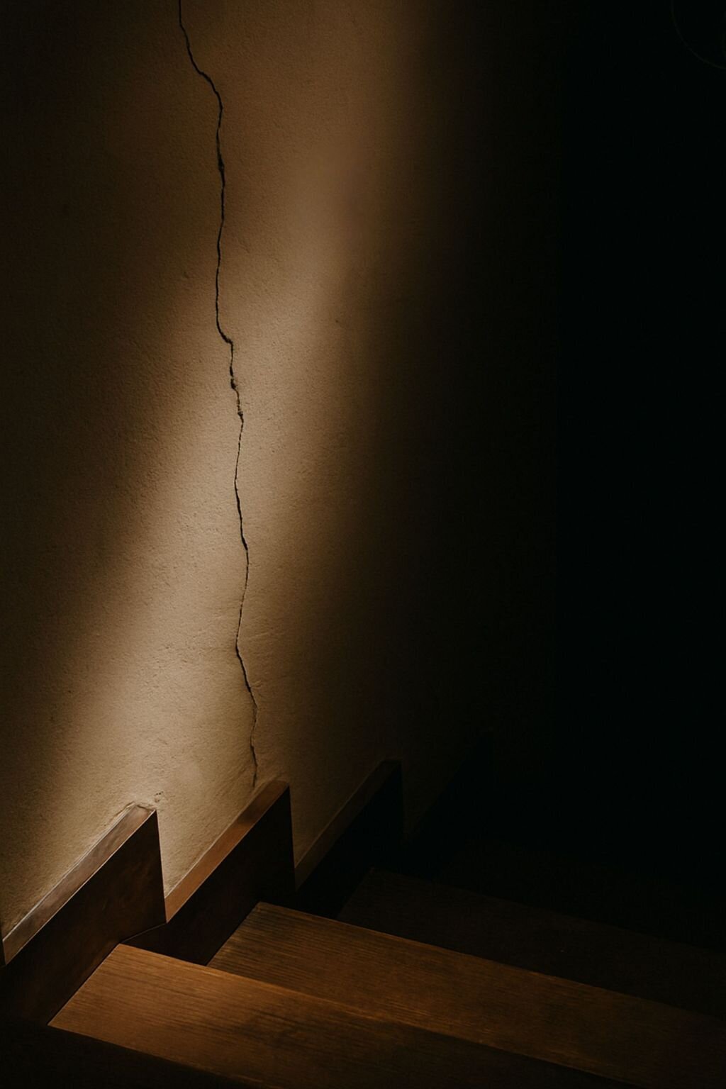 silent=sinkhole-1024x1536