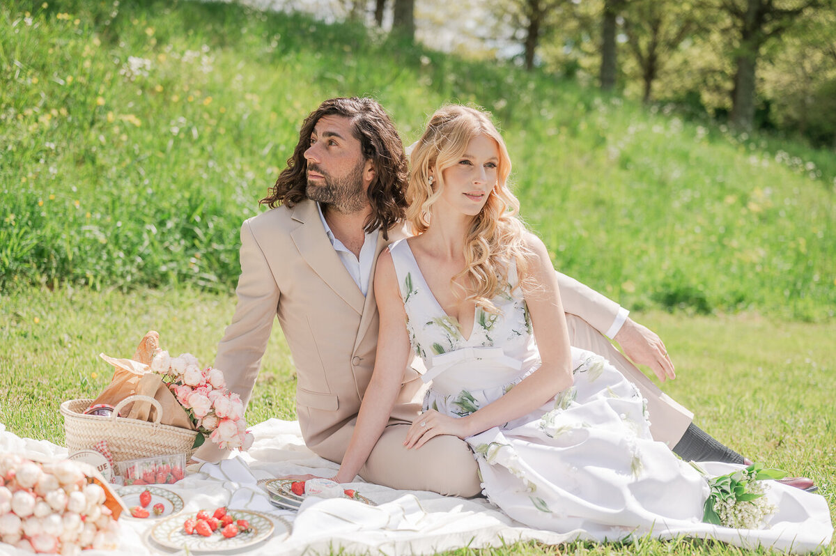 Engagement-shoot-picnic-in-France-1-20