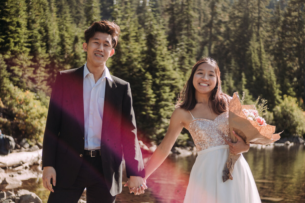 Joyce Li Photography Destination Wedding Elopement Engagement Lifestyle Portrait Photographer West Coast Seattle Washington California snowlakeengagement-2