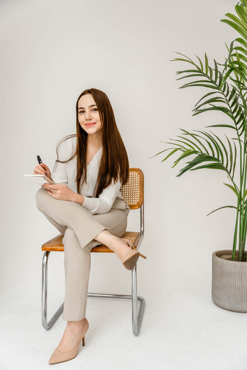 photo of a social media consultant on a chair in sonne studios