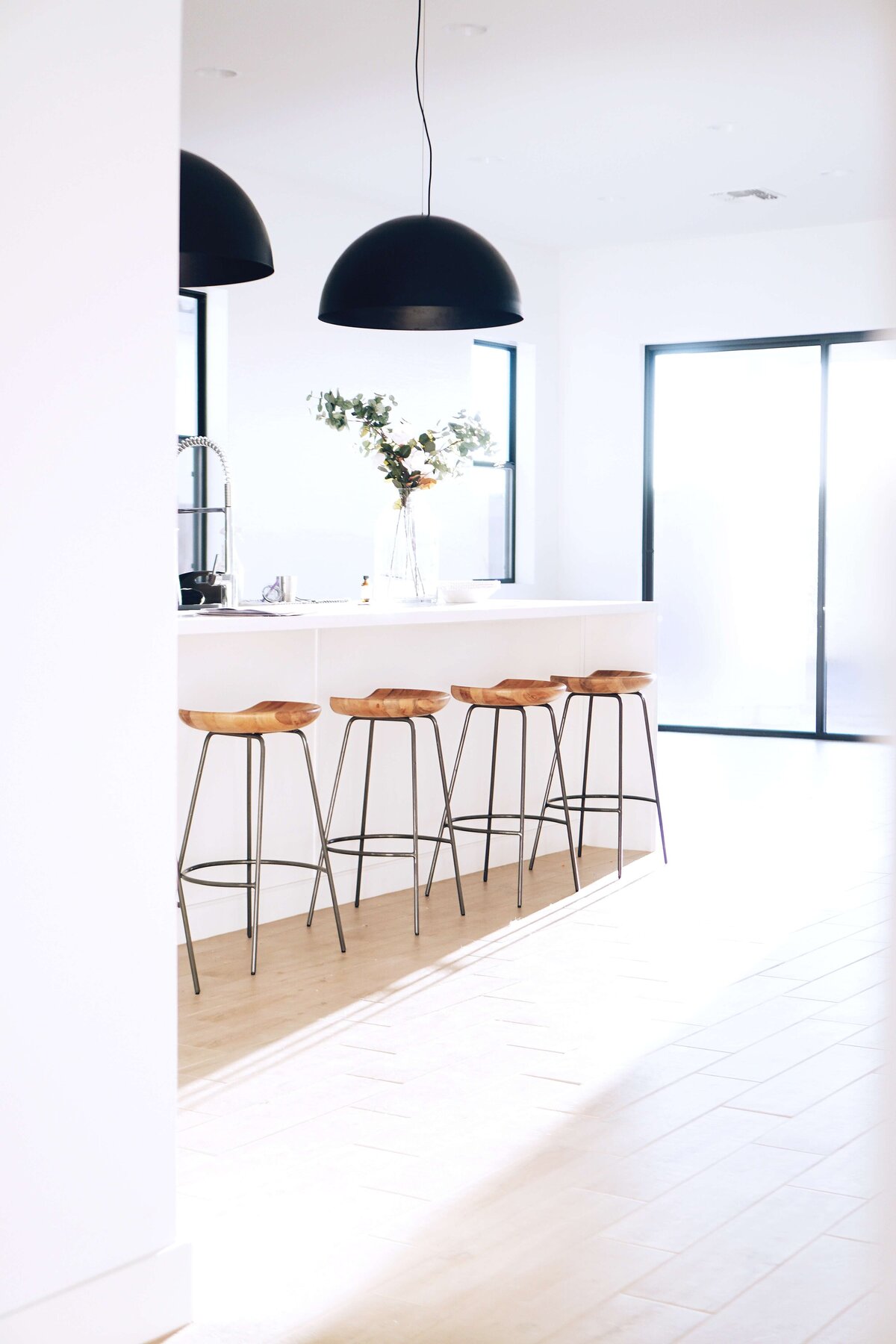modern minimalist luxury kitchen