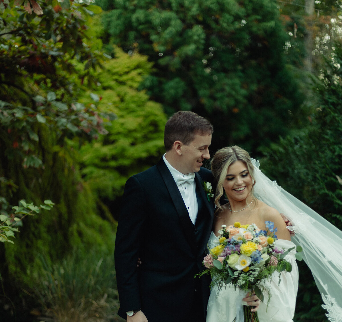 Dahlonega wedding couple.