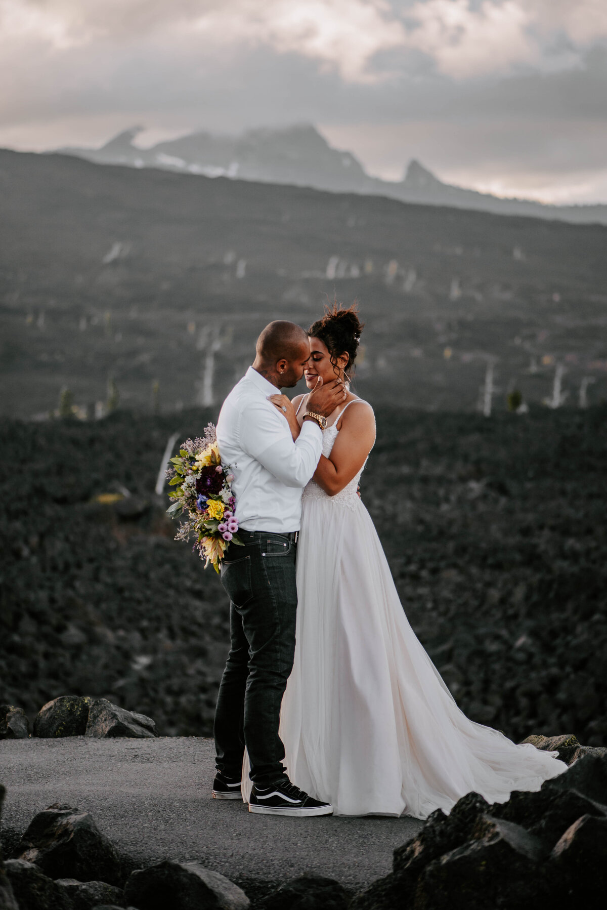 sisters-bend-oregon-summer-wedding-elopement-photographer-dress-scenic-byway-wedding-deewright-observatory-5909