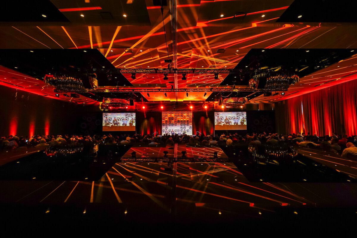 kansas-city-event-photography-0419-conference-light-show.