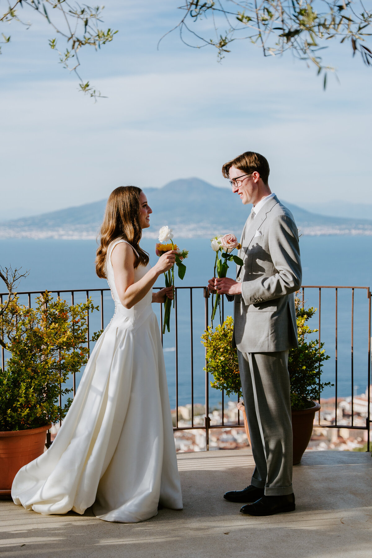 Sorrento villa micro wedding ceremony