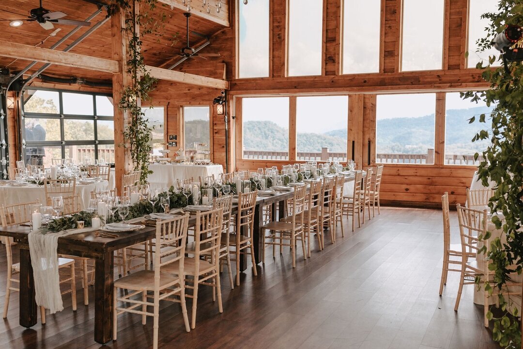 the-magnolia-top-smoky-mountain-wedding-venues-tn