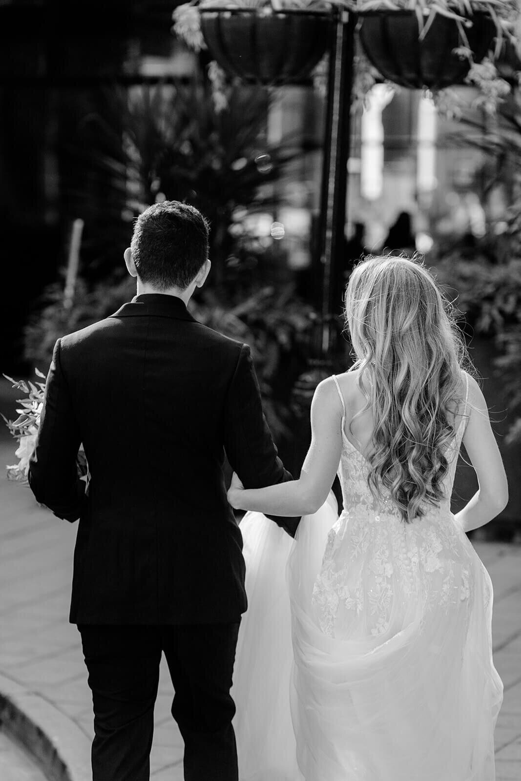 galleria-marchetti-modern-chicago-downtown-wedding-014
