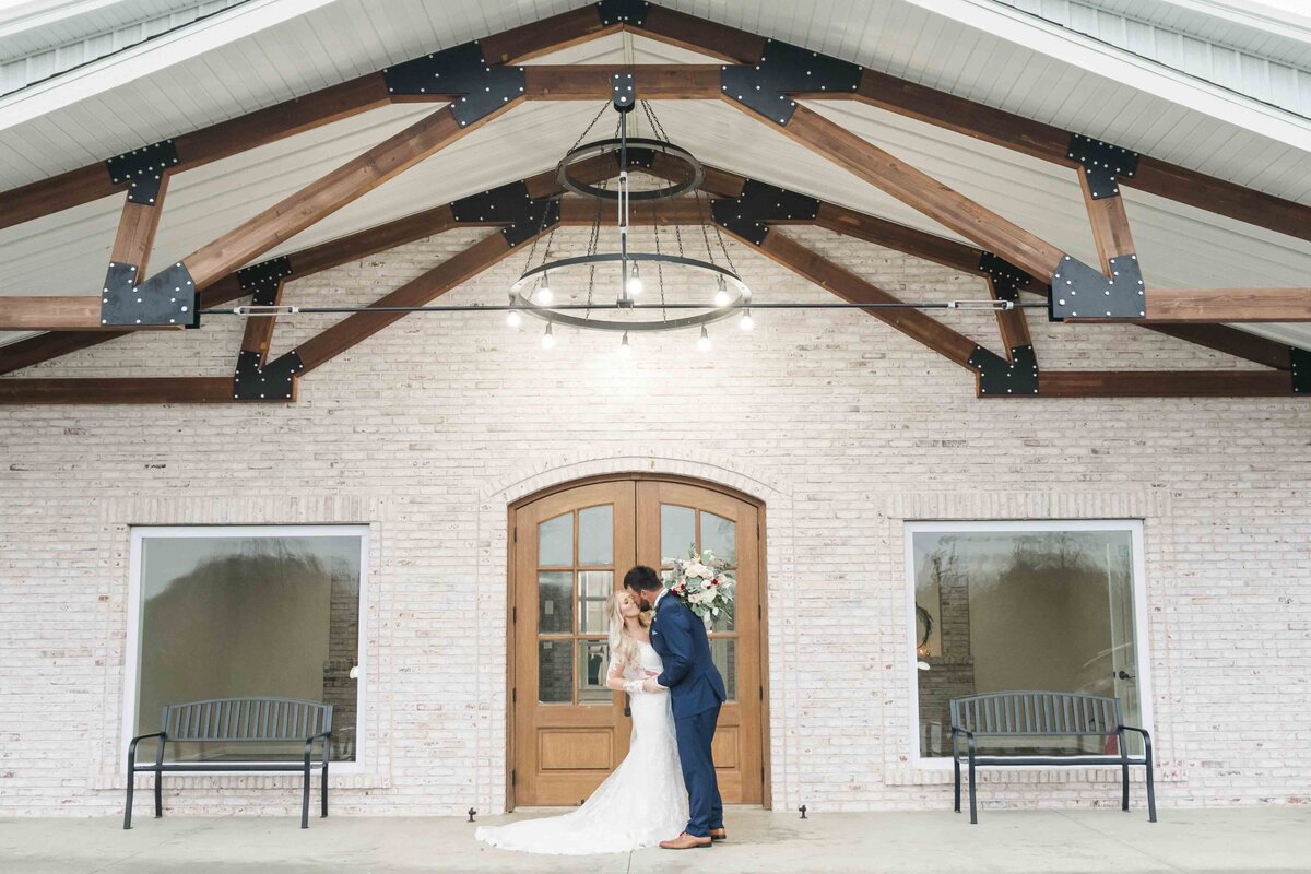 Cassie-And-Frances-wedding-Photographer-Emerson-Fields-Mexico-Jefferson-City-Columbia-St.Louis-Kansas-City-Missouri-Kansas