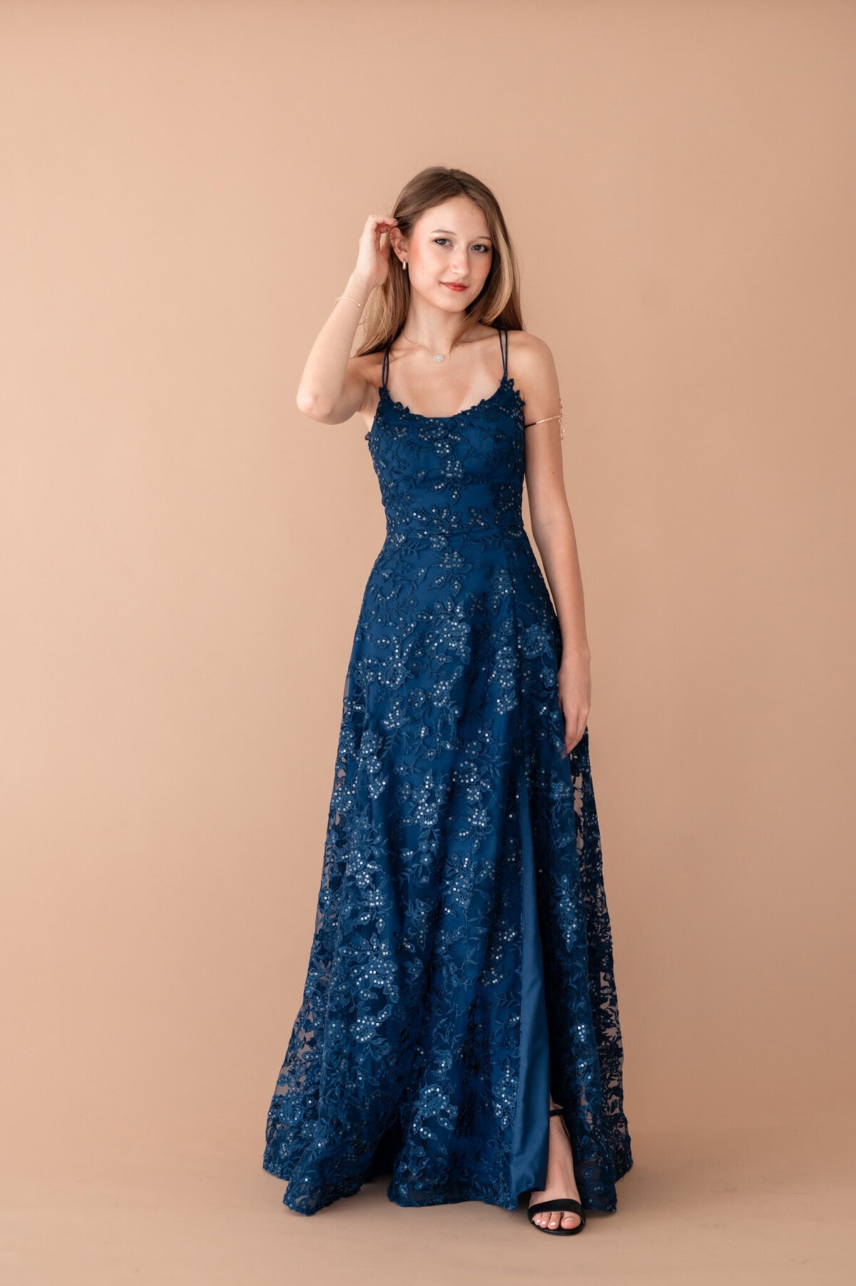 jacksonville-grad-photographer-emmiclaire-studio-session