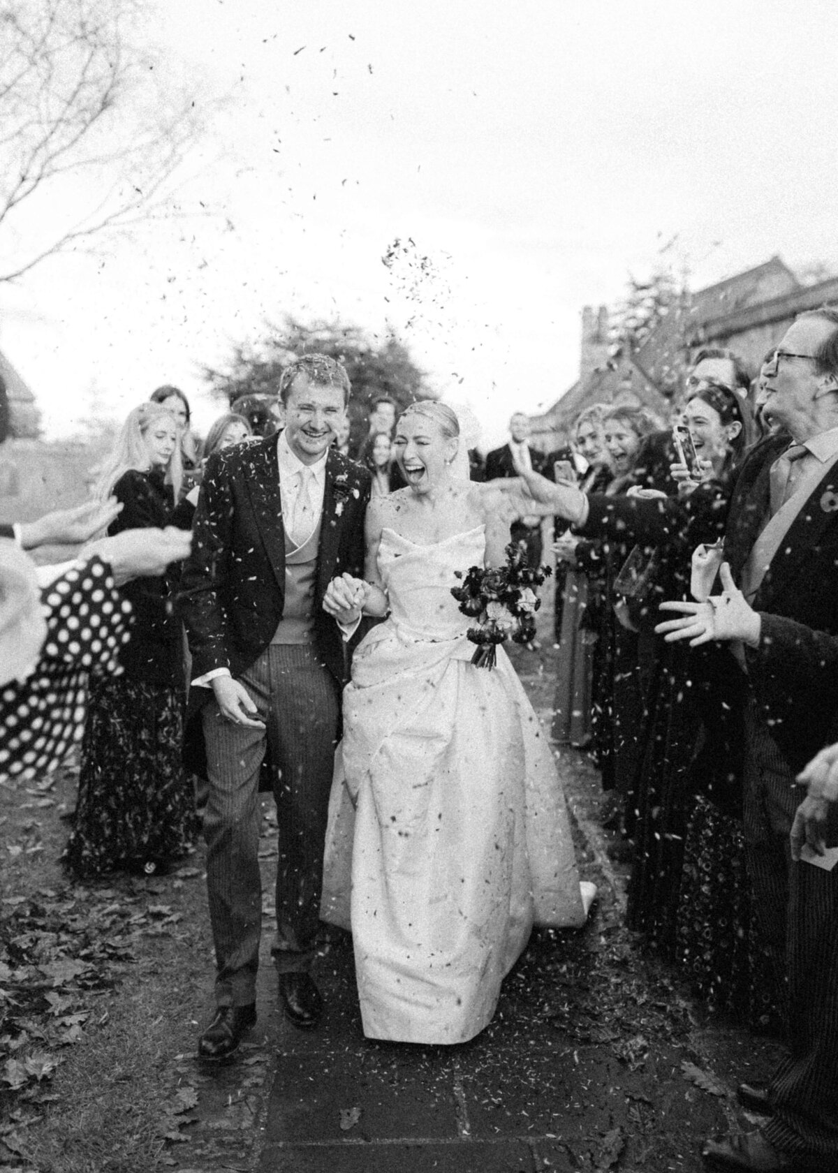 chloe-lowe-wedding-euridge-manor-cotswolds-ceremony-confetti