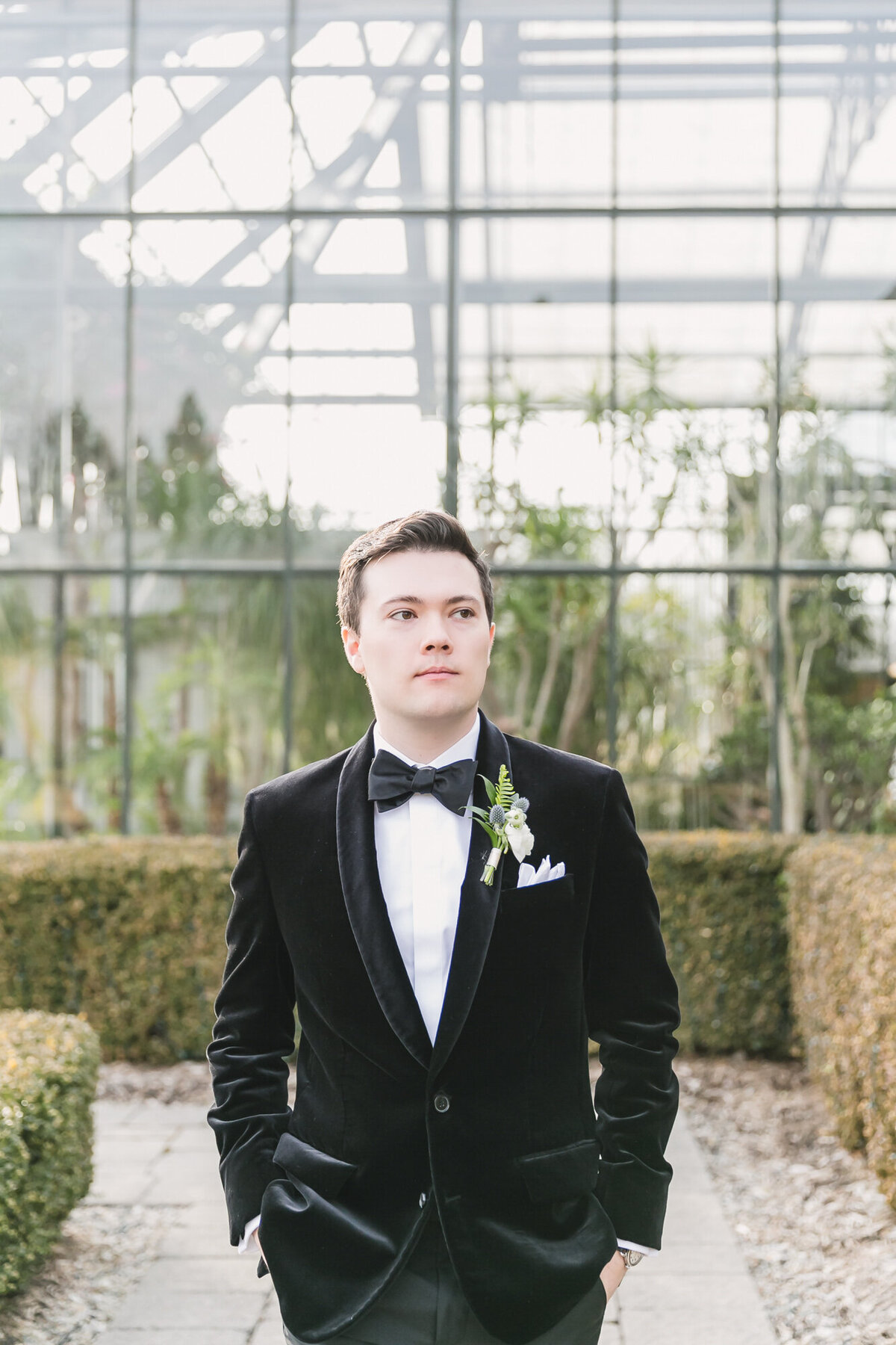 BLACK AND NAVY BLACK TIE SPRING PLANTERRA WEDDING IN WEST BLOOMFIELD, MICHIGAN PROVIDED BY KARI DAWSON, TOP-RATED METRO DETROIT WEDDING PHOTOGRAPHER, AND HER TEAM9