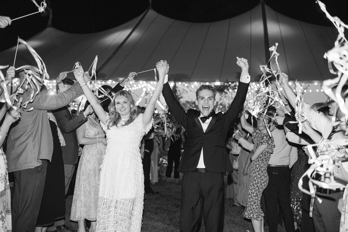 connecticut-backyard-tented-wedding-photo_0065