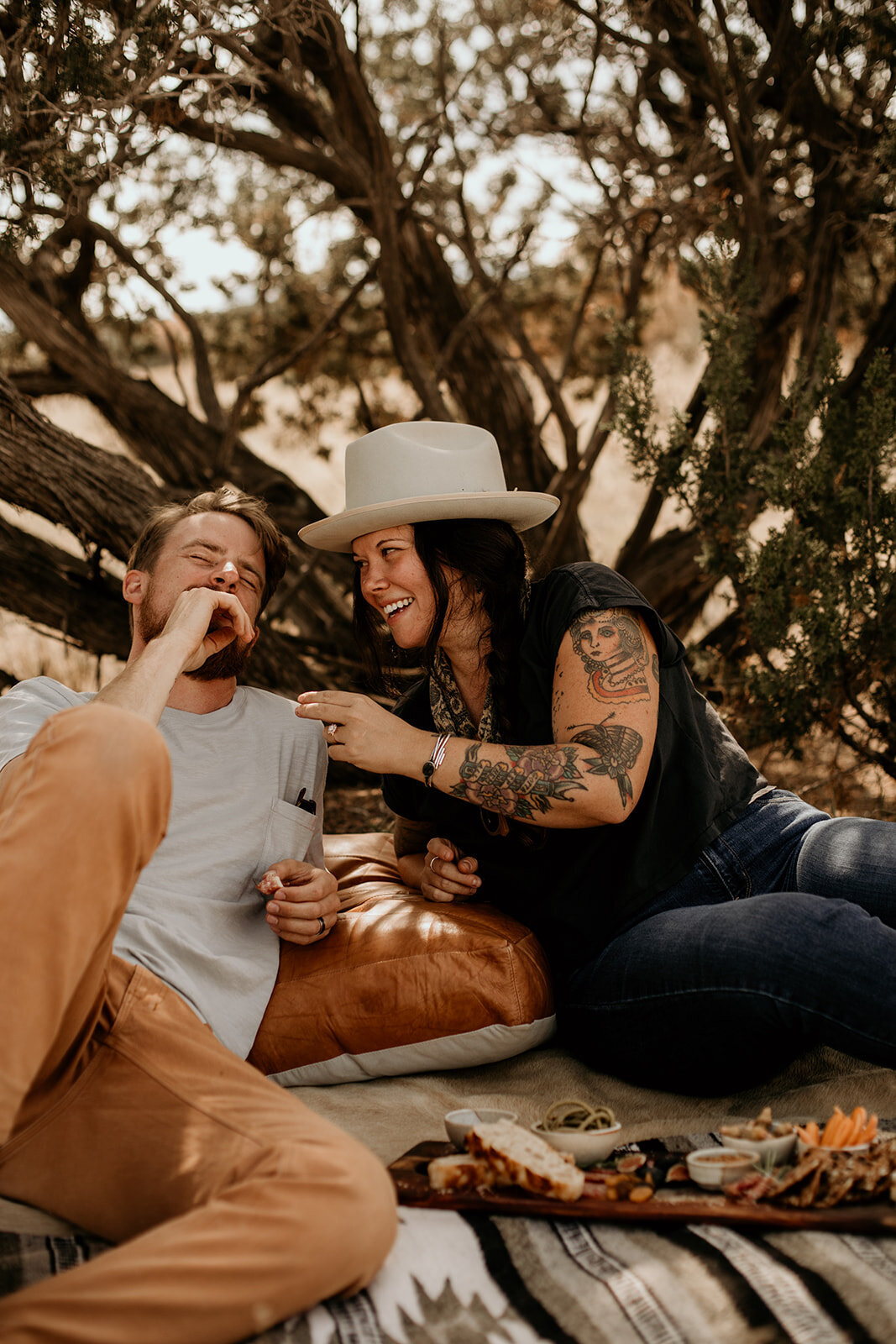 santa-fe-new-mexico-horseback-riding-engagement-photos (34)