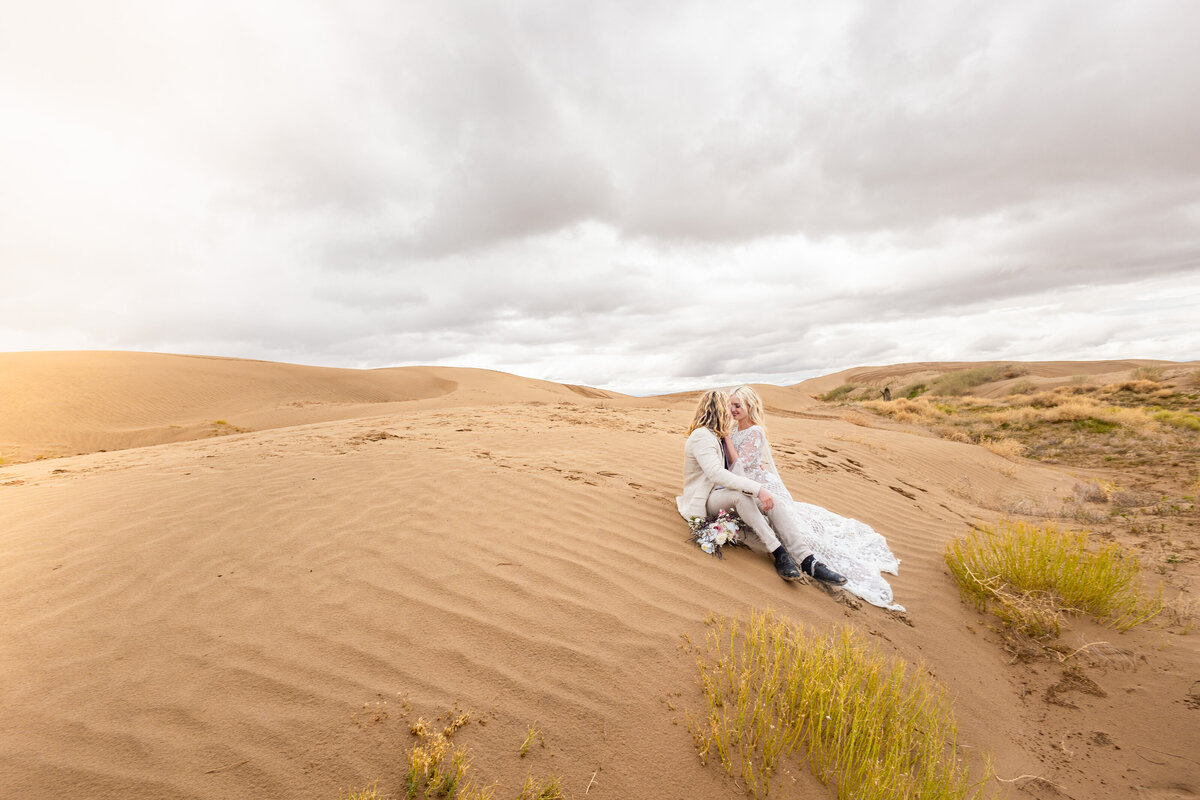 Elopement in Sand Dunes Little Sahara Savvy Shoots Photography