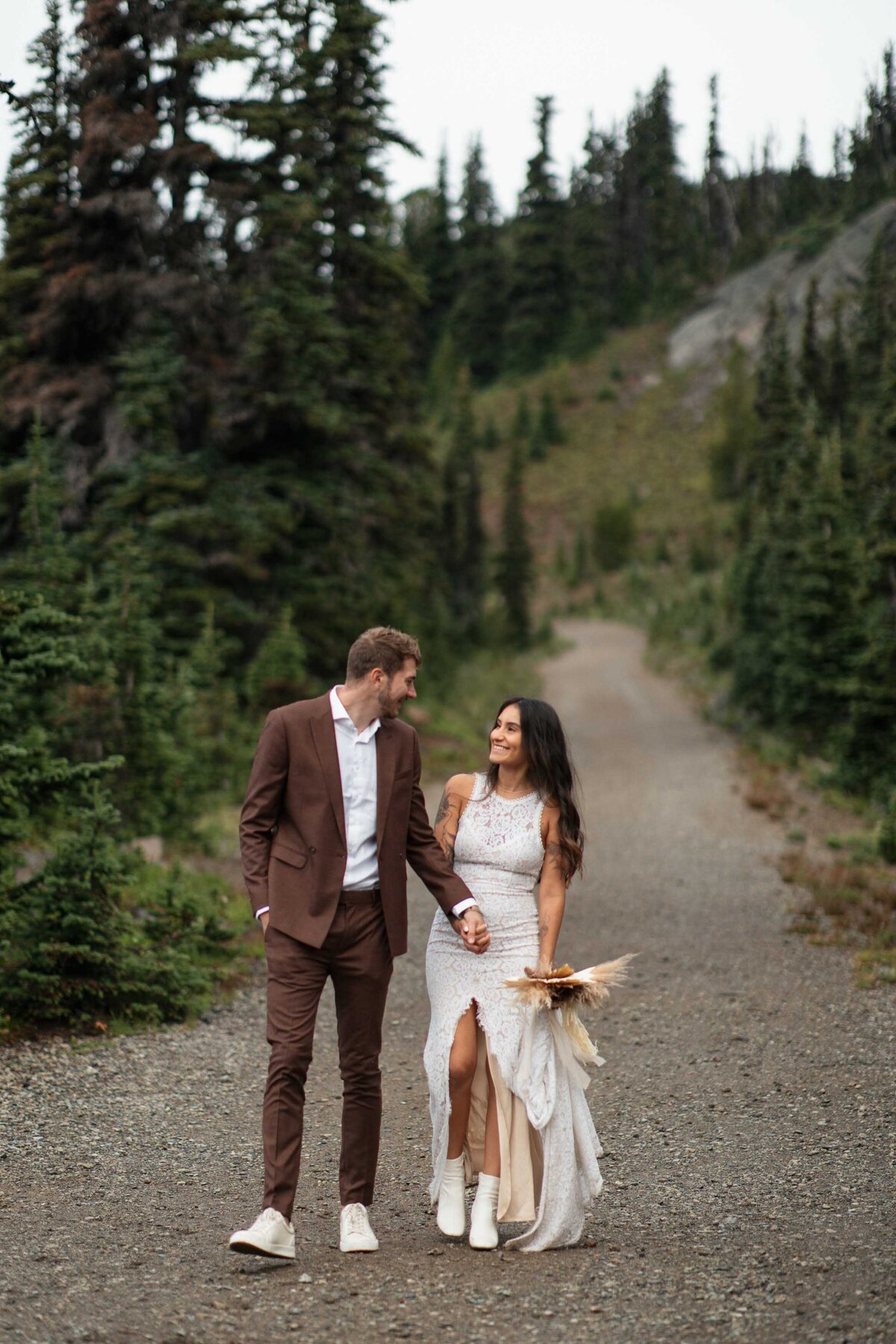 mount-rainier-elopement-sunrise-visitor-center-washington-70