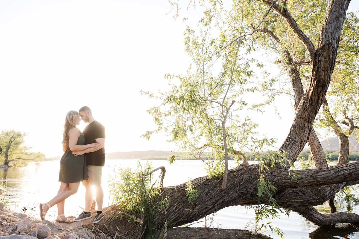 Affordable-Engagement-Photographer-Coon-Bluff1034