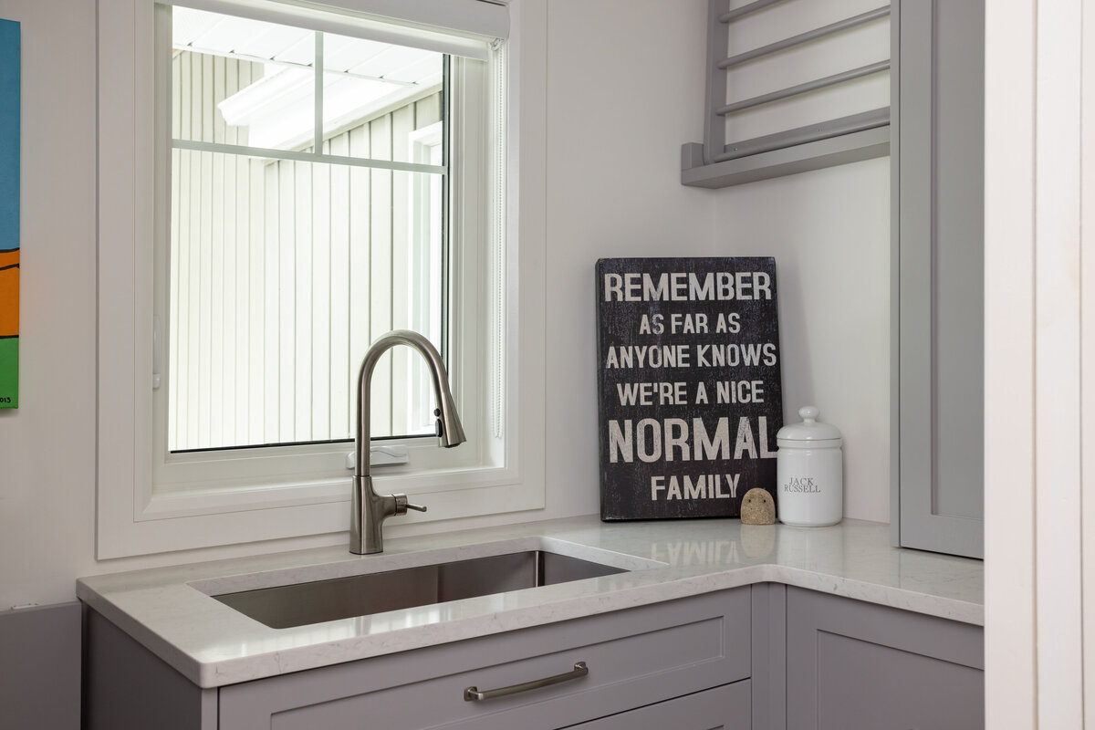 KatCo_Interiors-LakeHouse-Laundry-01
