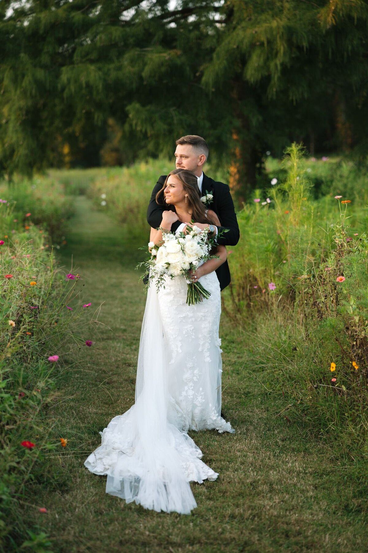 hanna-conner-long-hollow-gardens-wedding-photos-previews-nicole-lenia-kiser-imagery-122_websize