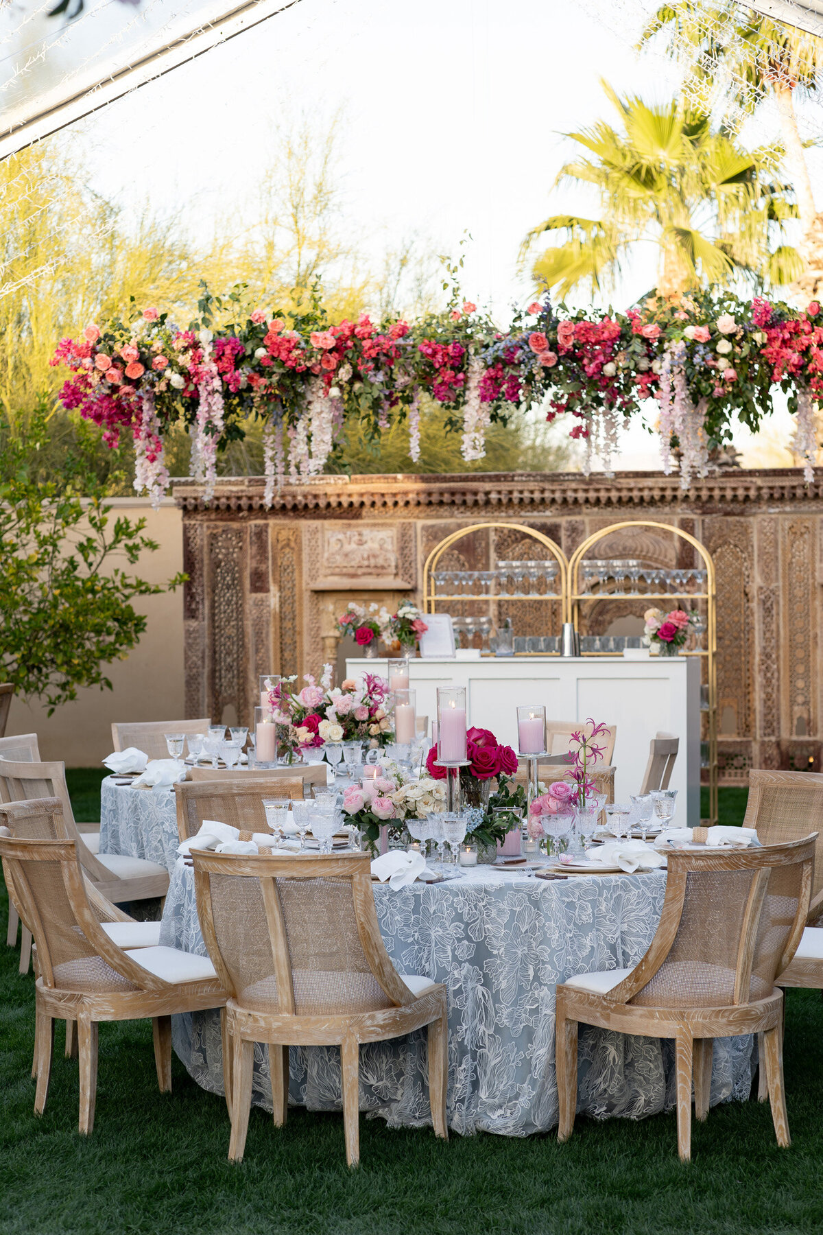 52_pink-blue-elegant-dining
