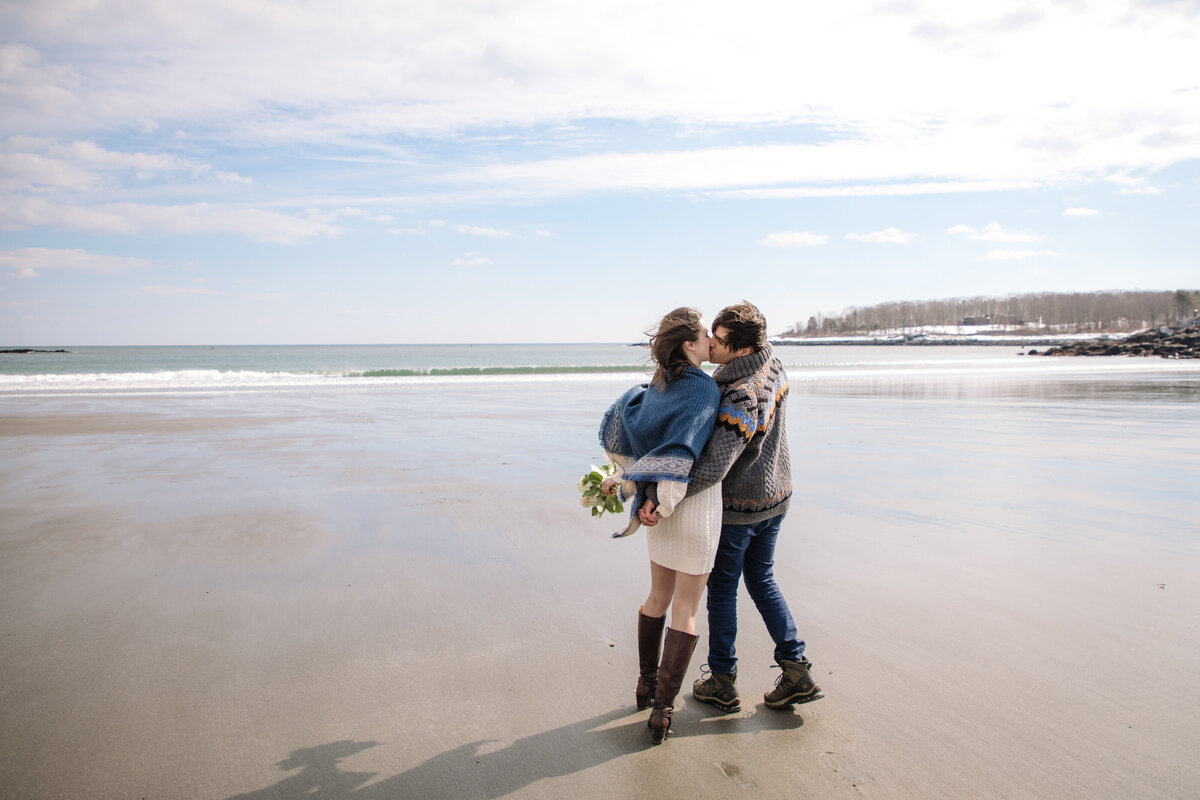 york beach MAINE wedding couple