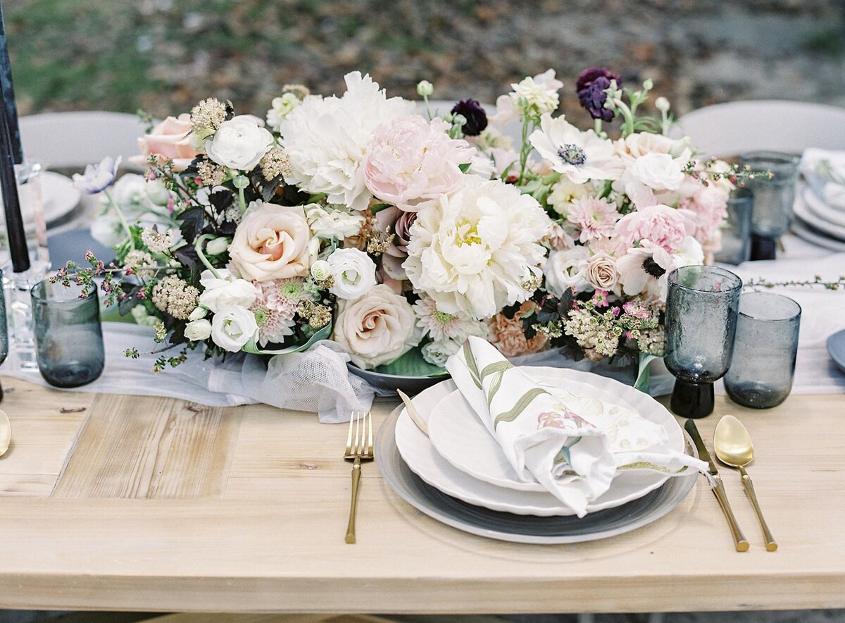 Pastel-and-Black-Wedding-Editorial-Middleton-Place-11