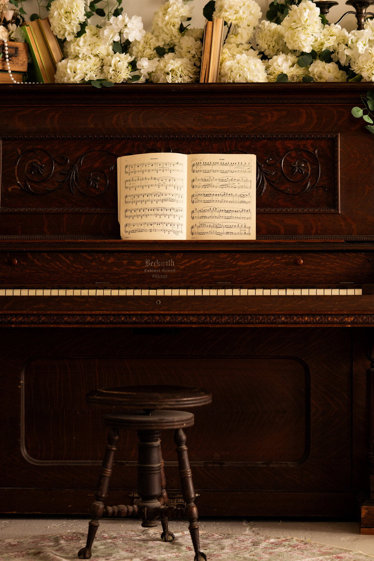 Piano Set Post-13