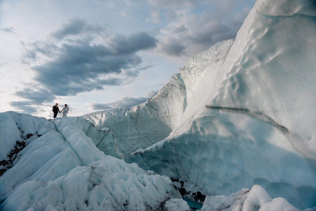 where-to-have-an-alaska-glacier-wedding-Soul-and-Sky-Weddings