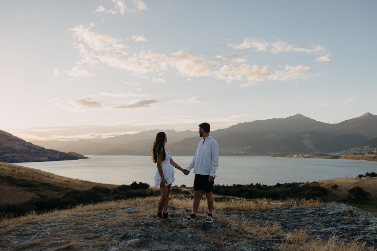 Queenstown couple photographer, couple photo session at Jacks Point