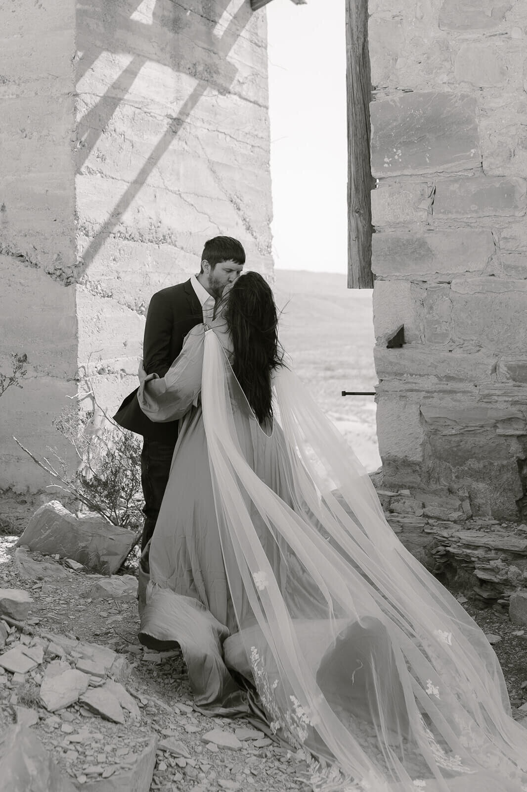 Adventure-elopement-photographer-11