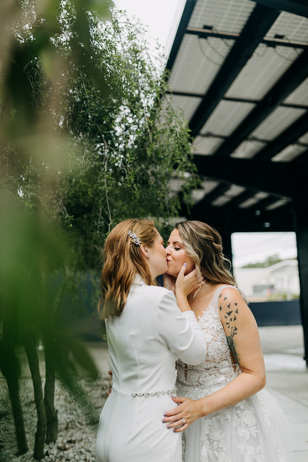 amber-mcwhorter-photo-wild-roots-elopement-venue-chantilly-chic-celebrations-9