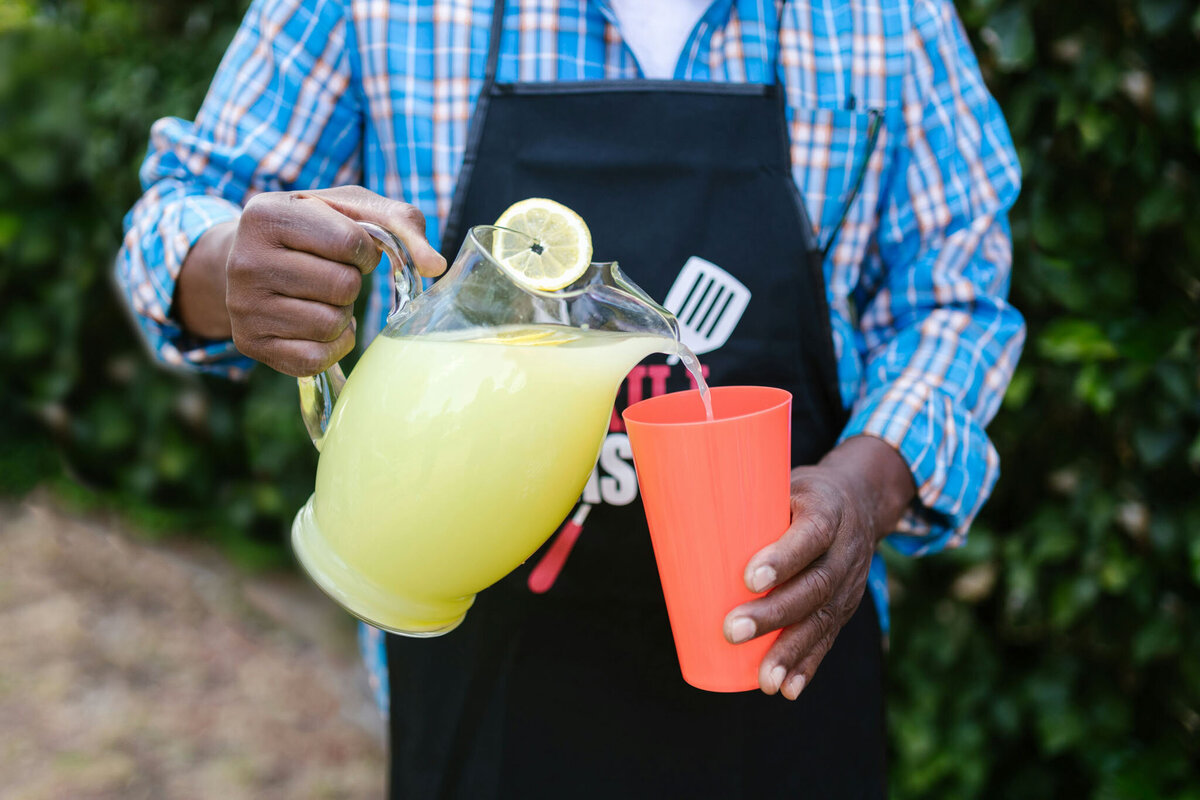 Cold-Lemonade-with-friends-at-Havenwyld