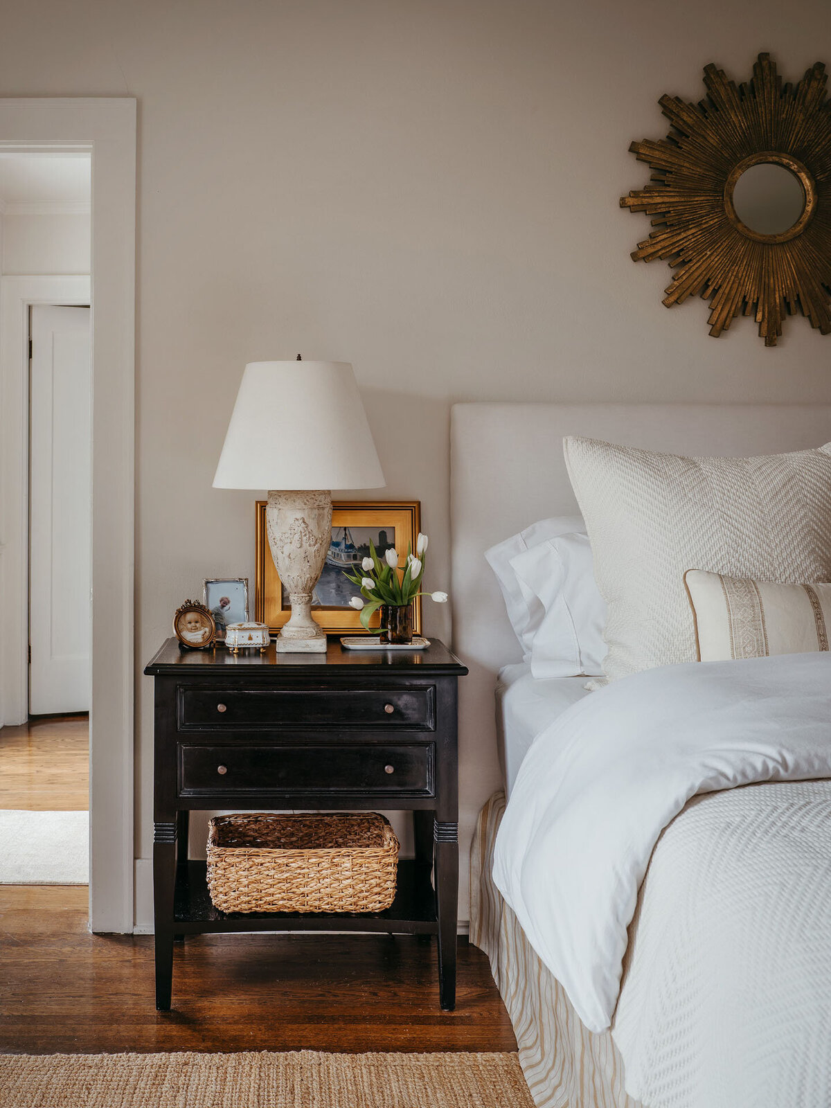14-classic-cream-bedroom-gilt-sunburst