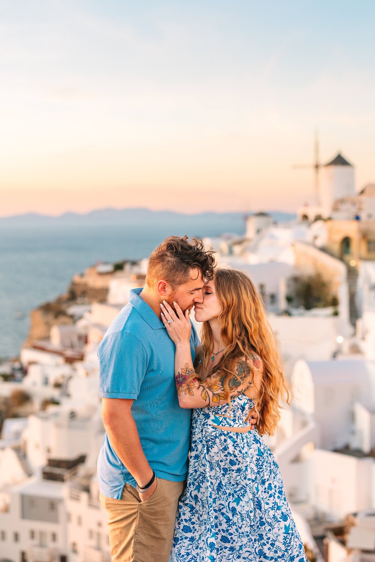 Kelly_Payeur_Photography_Santorini_Greece_Colorful_Engagement_Destination_Photographer_0019