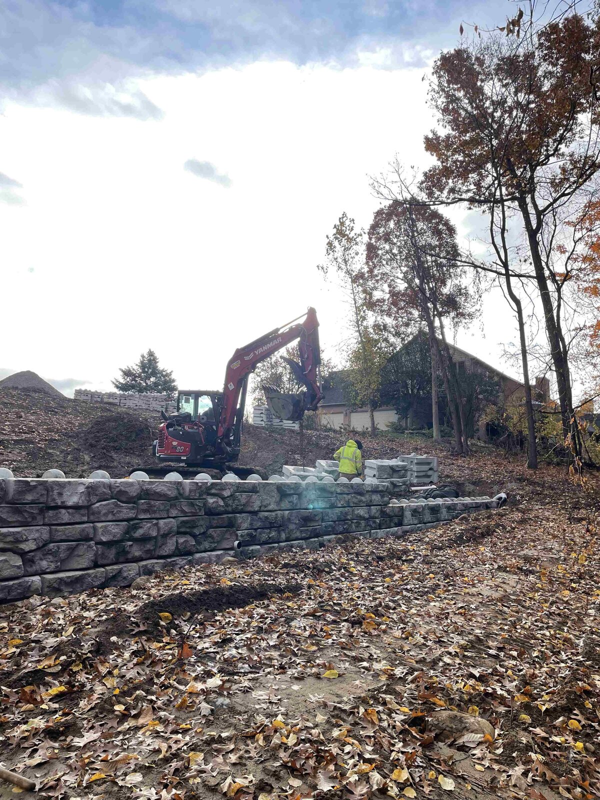 clarkston-retaining-wall-installation-custom-home-build