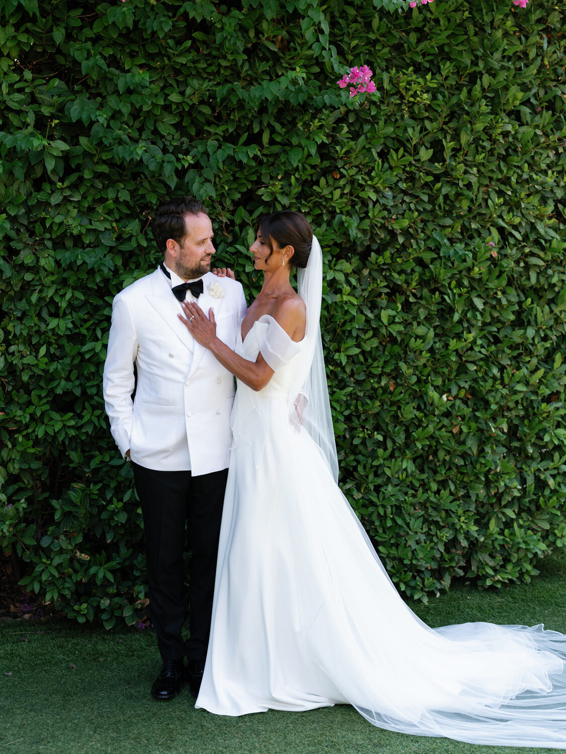 Black-Tie-Wedding-at-Four-Seasons-and-Vouliagmeni-Lake-012