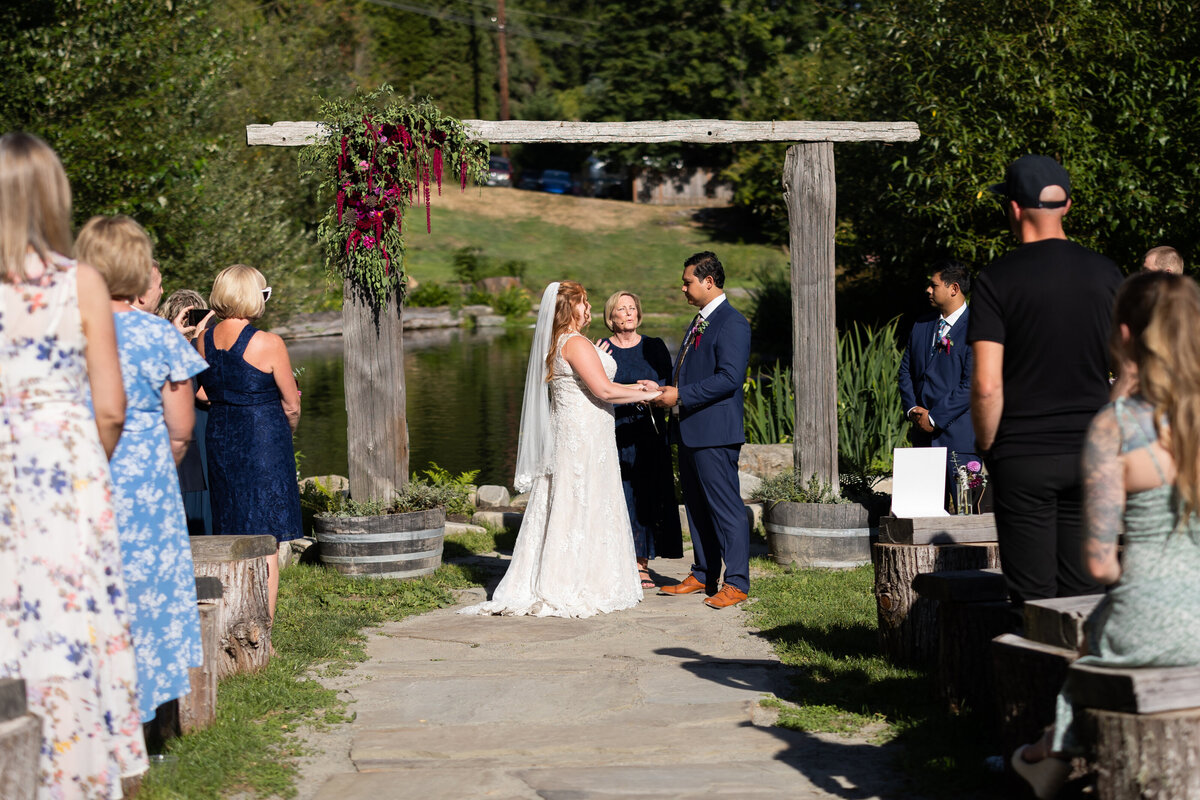 the-red-barn-farm-wedding-issaquah-photographer-016