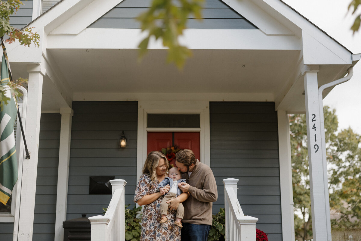 Indianapolis lifestyle family photography front porch session