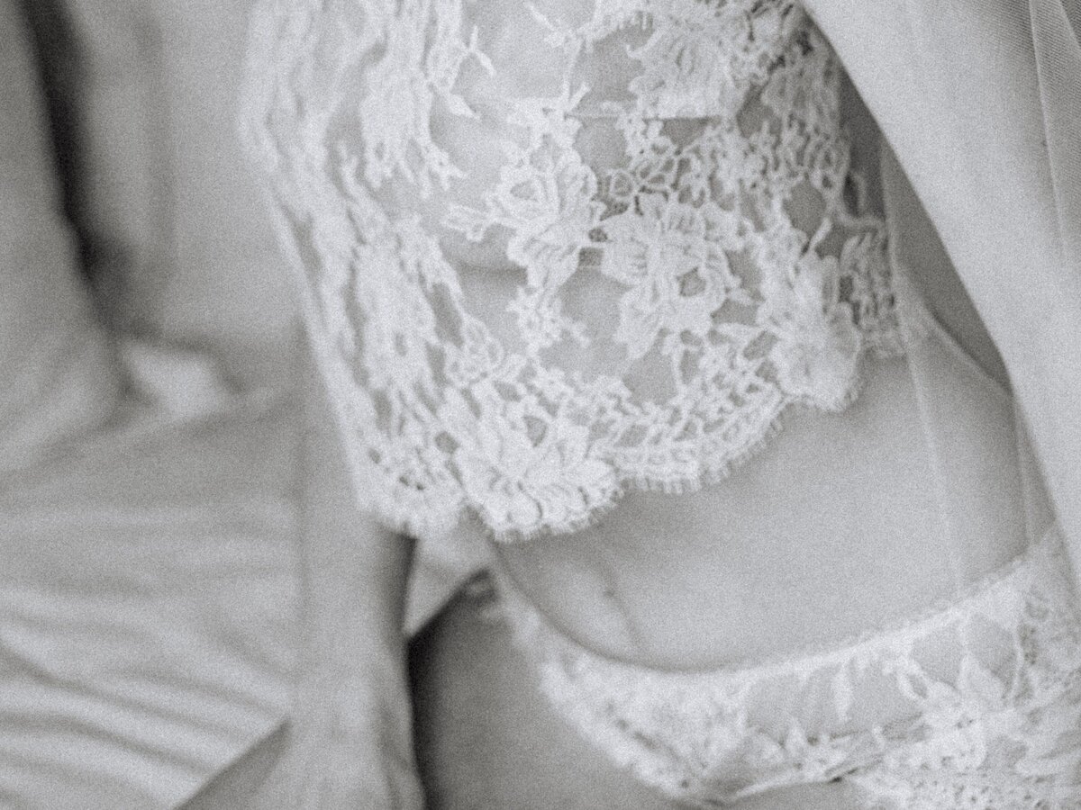 bridal boudoir portraits at the plaza-17