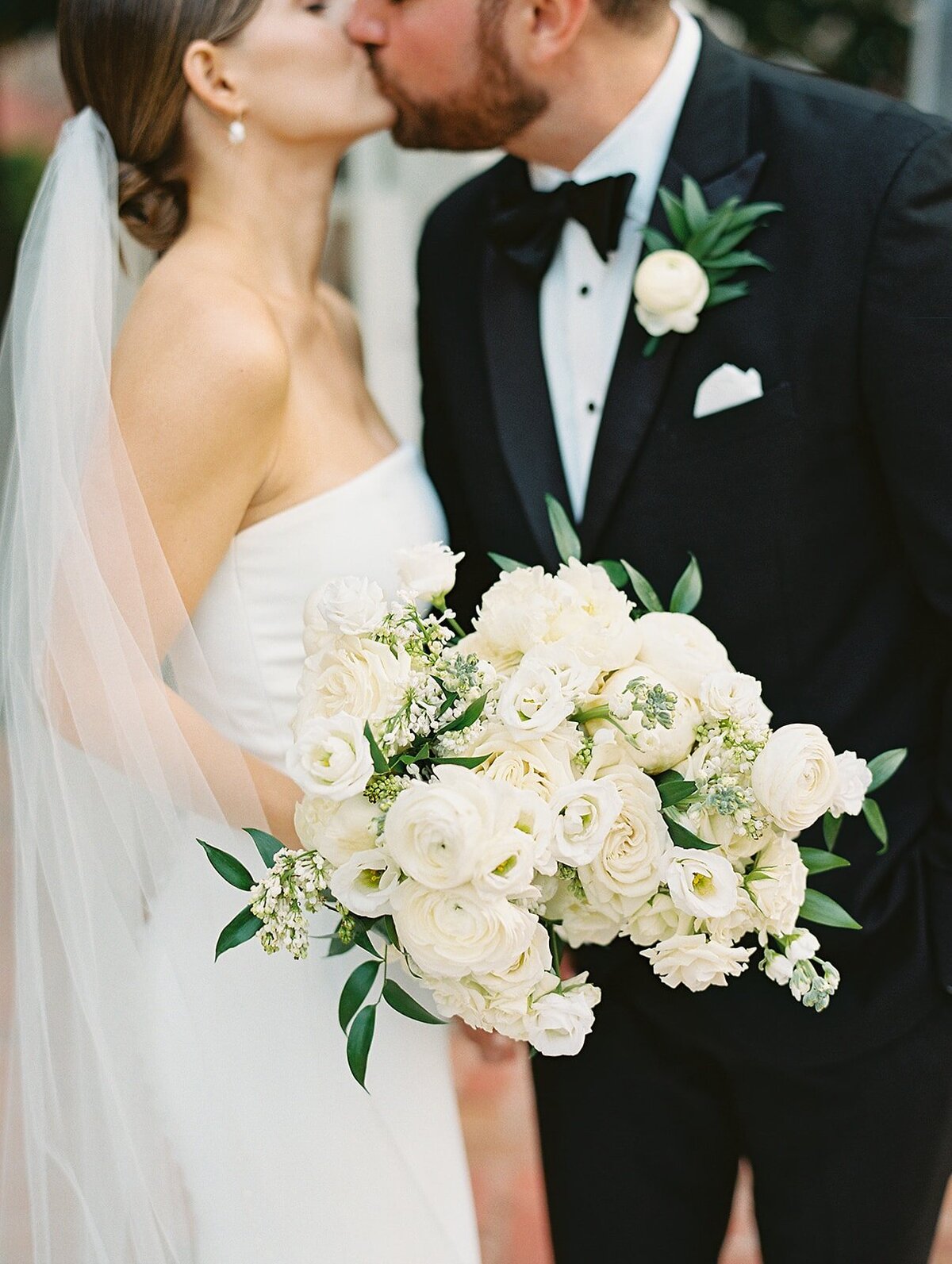 classic-white-bridal-bouquet-reiley-and-rose-florist