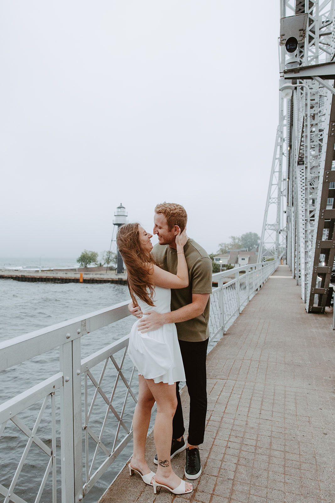 Minnesota wedding photographer capturing playful, true-to-life love stories across Minneapolis, St. Paul & Duluth. Relaxed, timeless photos for real couples.