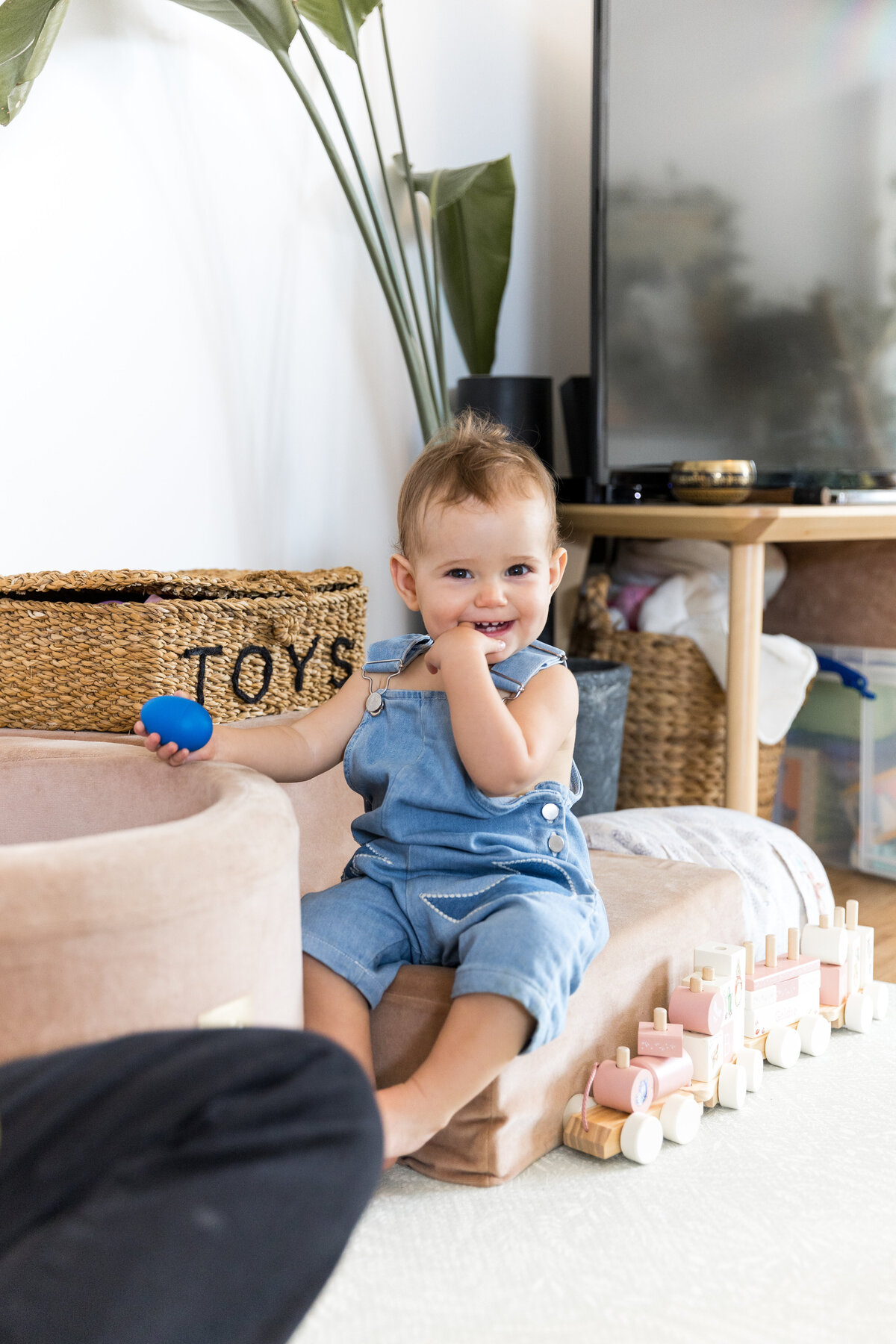 Lifestyle in-home family photoshoots at home